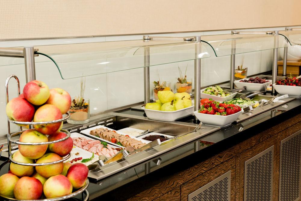 Courtyard By Marriott Airport 4* Varsovia